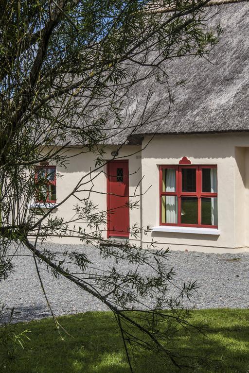 Old Killarney Cottages Exterior photo